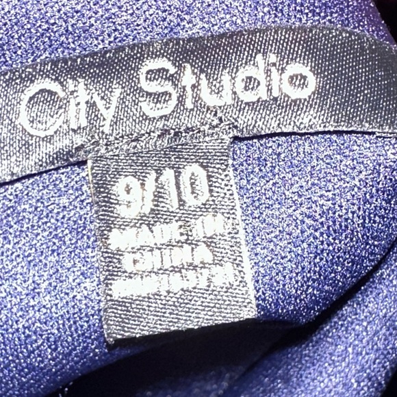 City Studio Deep Blue Fabric - Picture 2 of 6